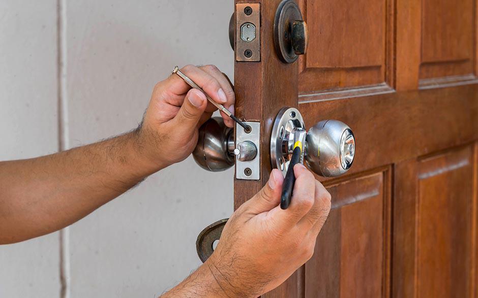 changer serrure porte d'entrée Athis-Mons